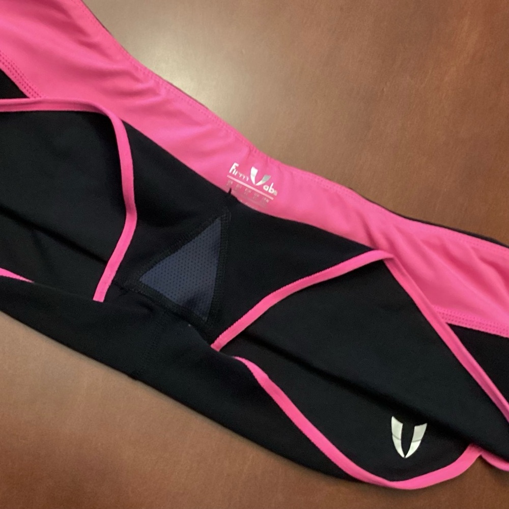 NWOT FIRM ABS Women’s Athletic Stretch Shorts Size XL Black with Pink Trim - Picture 6 of 10